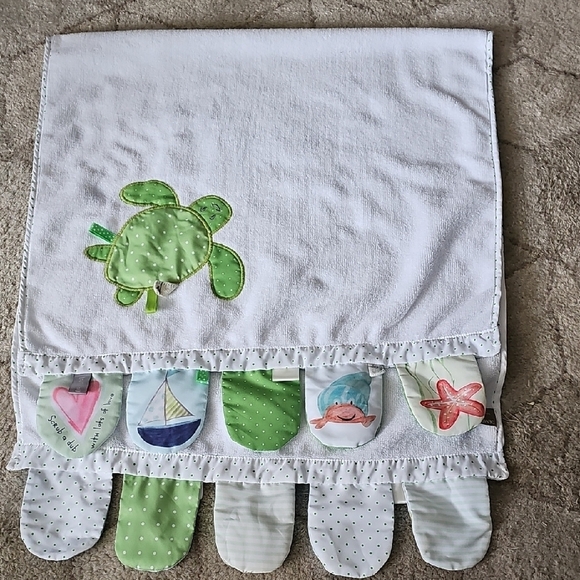 Turtle Green 39 x 26 Polyester Fabric Baby Sensory Activity Bath Towel - Picture 1 of 1